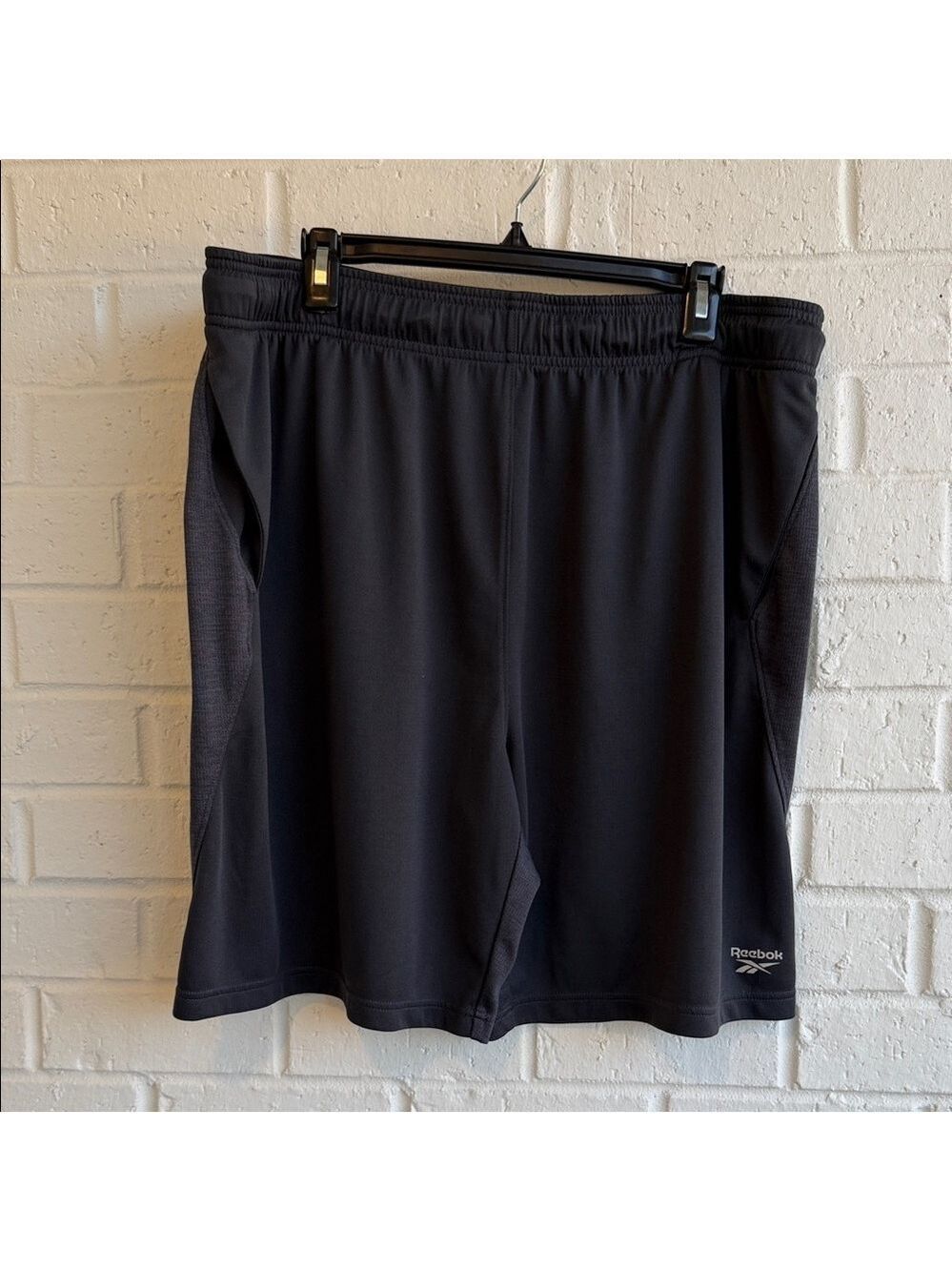 Reebok Men's Dark Gray Performance Shorts Size XXL Stretch Waist with Drawstring